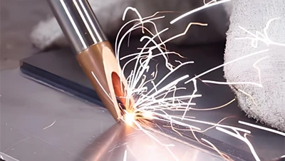 تم استخدام آلة لحام الليزر عالية الطاقة MRJ-LASER بنجاح في لحام سبيكة التيتان...